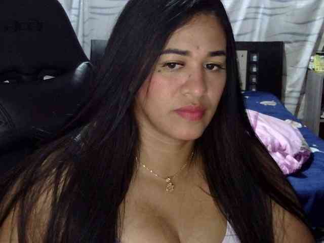 Letty33 webcam