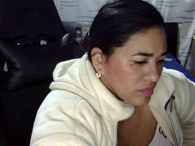 Letty33 webcam