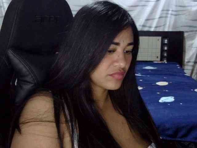 Letty33 webcam