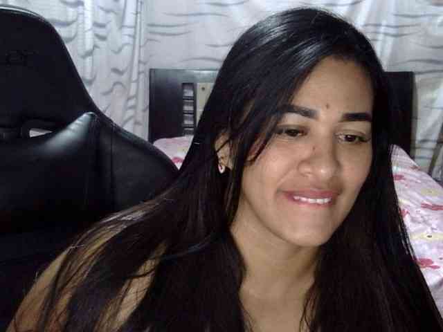 Letty33 webcam