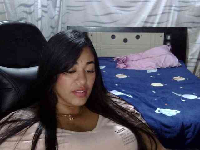 Letty33 webcam