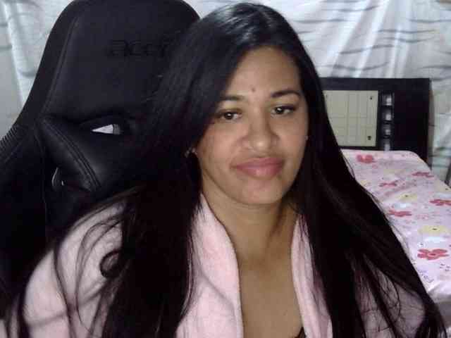 Letty33 webcam