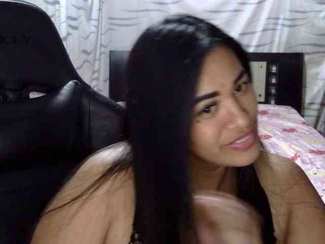 Letty33 webcam
