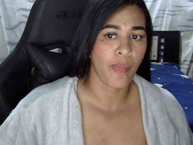 Letty33 webcam