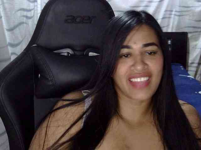 Letty33 webcam