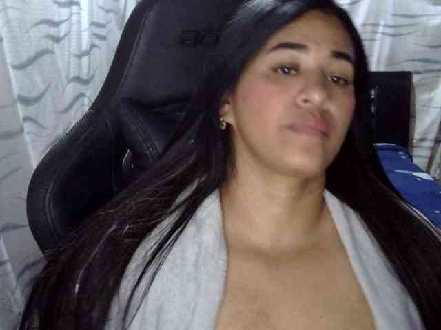 Letty33 webcam
