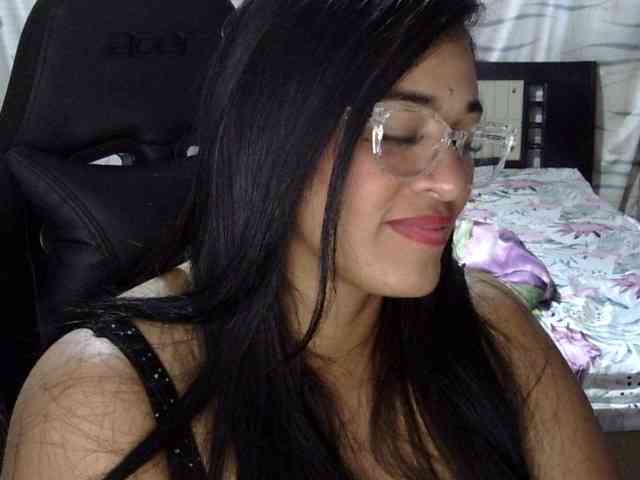 Letty33 webcam