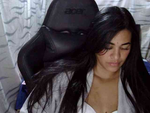Letty33 webcam