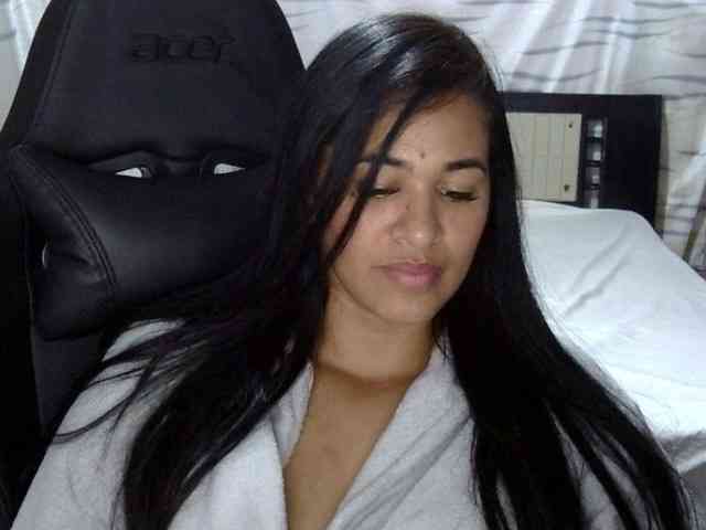 Letty33 webcam