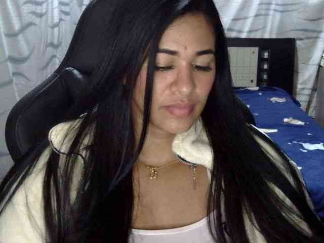 Letty33 webcam