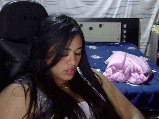 Letty33 webcam