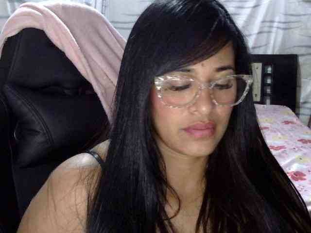 Letty33 webcam