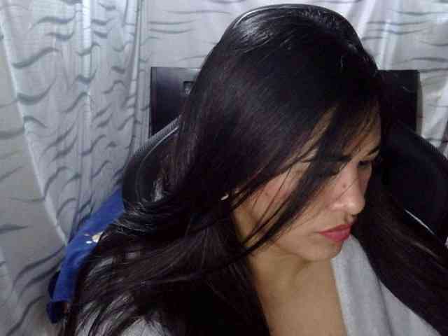 Letty33 webcam