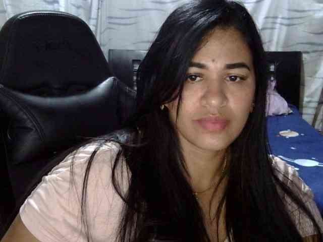 Letty33 webcam