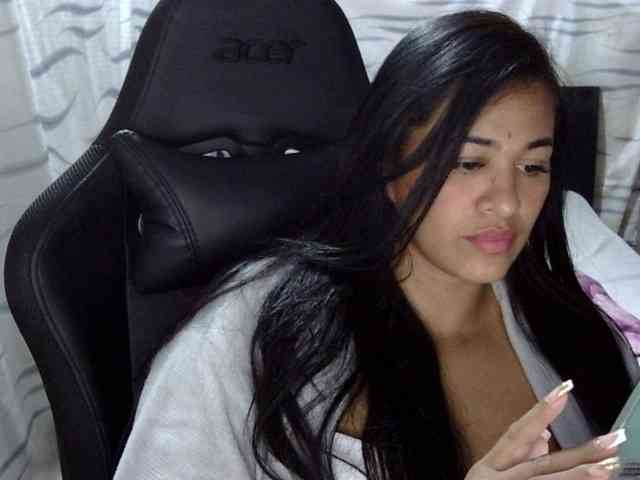 Letty33 webcam