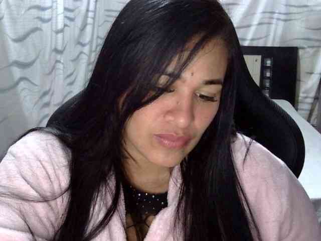 Letty33 webcam