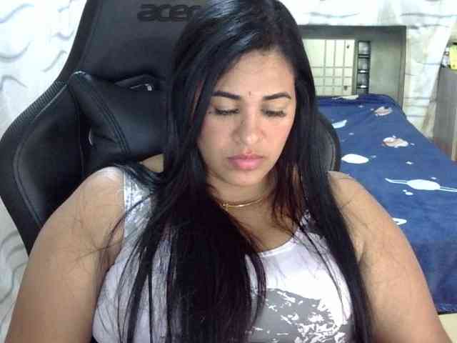 Letty33 webcam