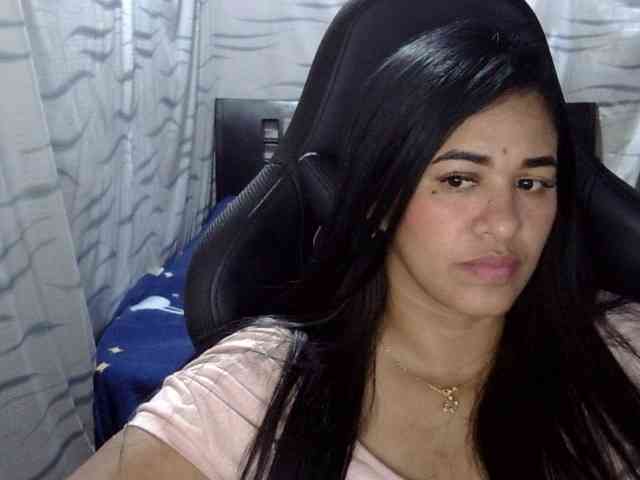 Letty33 webcam