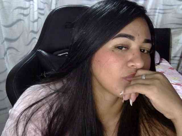 Letty33 webcam