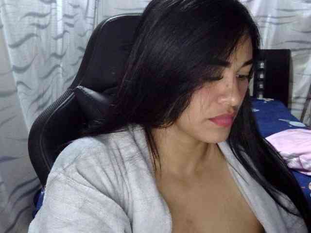 Letty33 webcam