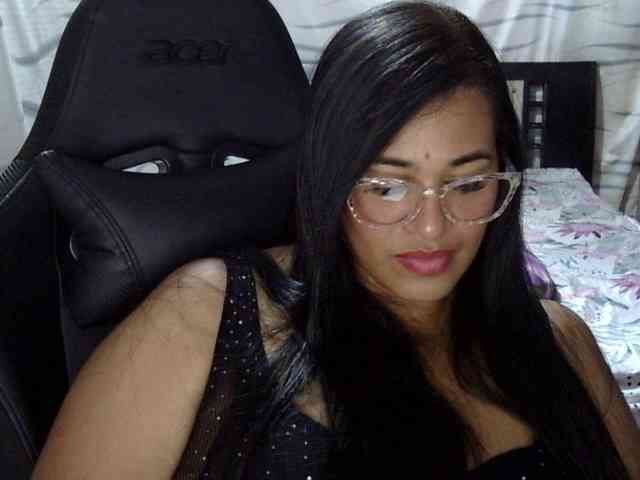 Letty33 webcam