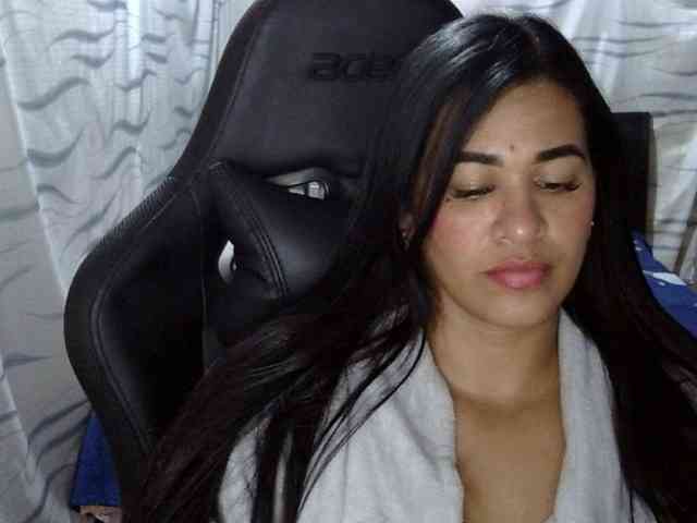 Letty33 webcam