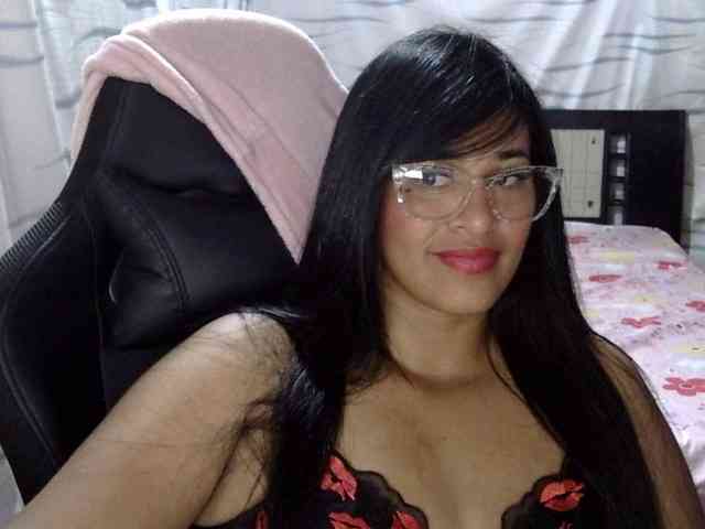Letty33 webcam