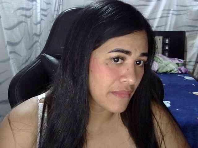 Letty33 webcam