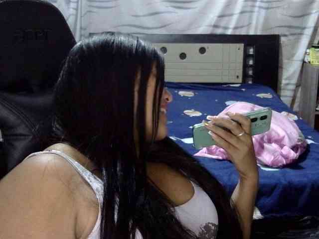 Letty33 webcam