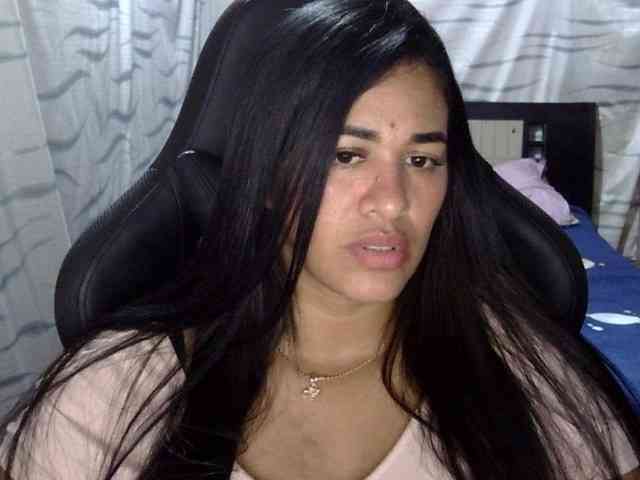 Letty33 webcam