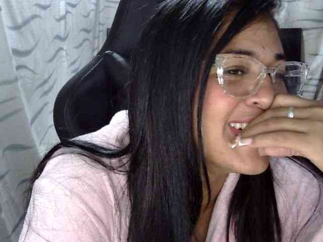 Letty33 webcam