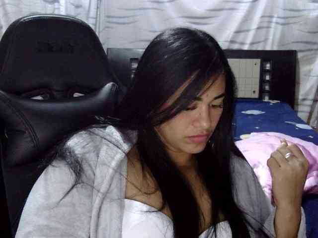 Letty33 webcam