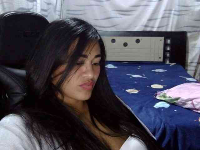 Letty33 webcam