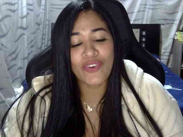 Letty33 webcam