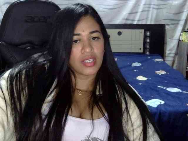 Letty33 webcam