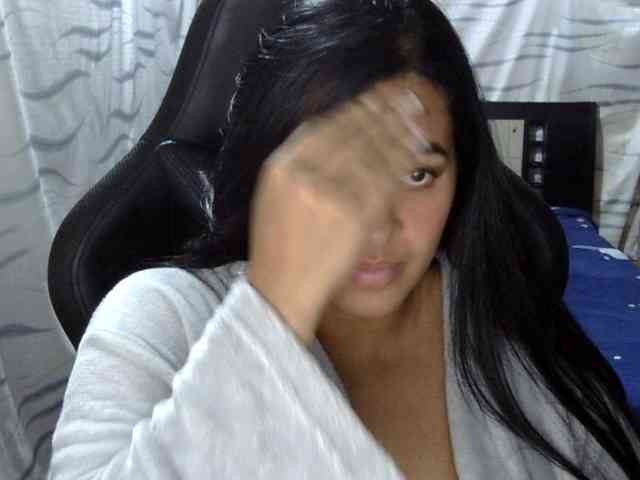 Letty33 webcam