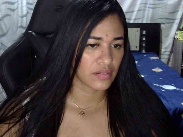 Letty33 webcam