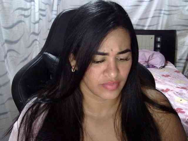 Letty33 webcam