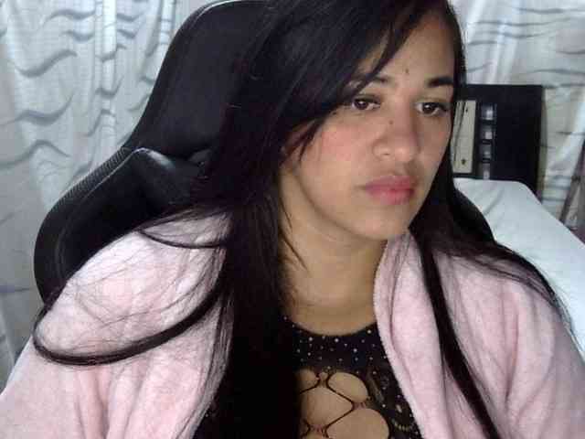 Letty33 webcam