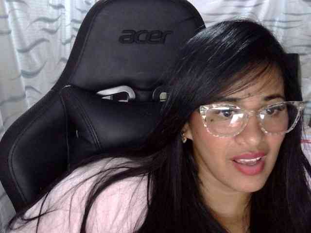 Letty33 webcam