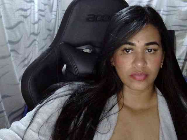 Letty33 webcam