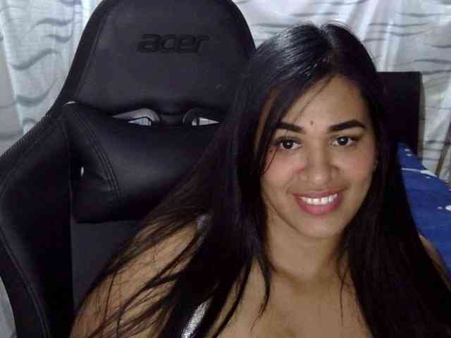 Letty33 webcam