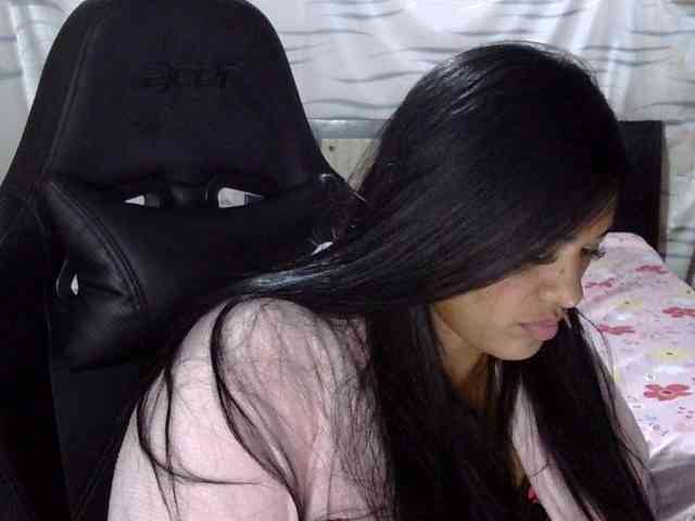 Letty33 webcam