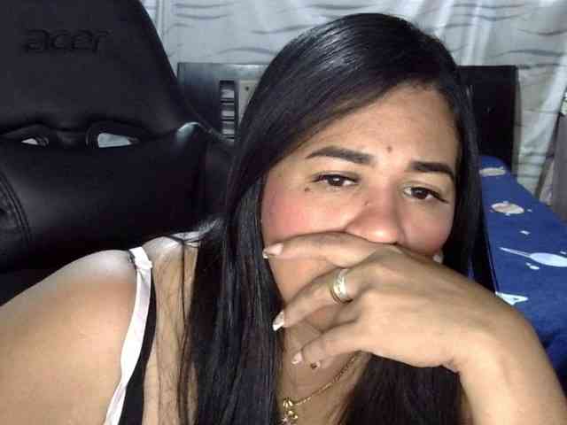 Letty33 webcam