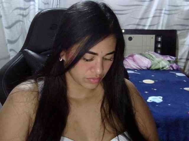 Letty33 webcam