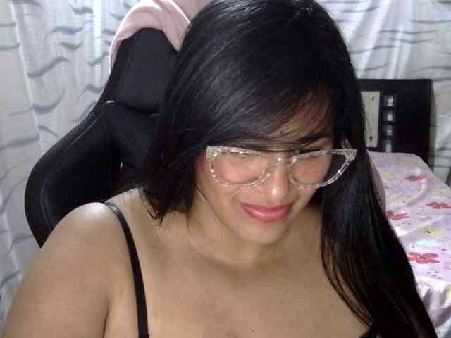 Letty33 webcam
