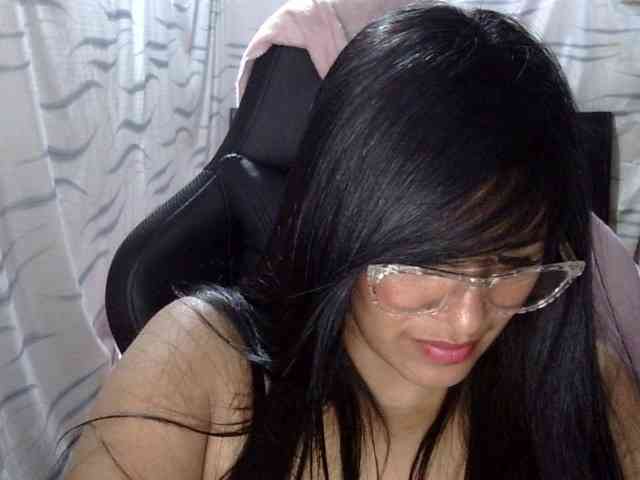 Letty33 webcam