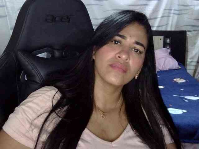 Letty33 webcam