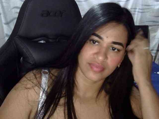 Letty33 webcam