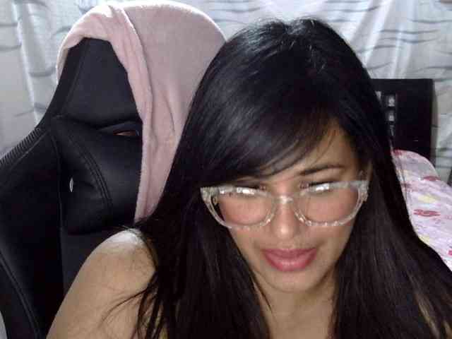 Letty33 webcam